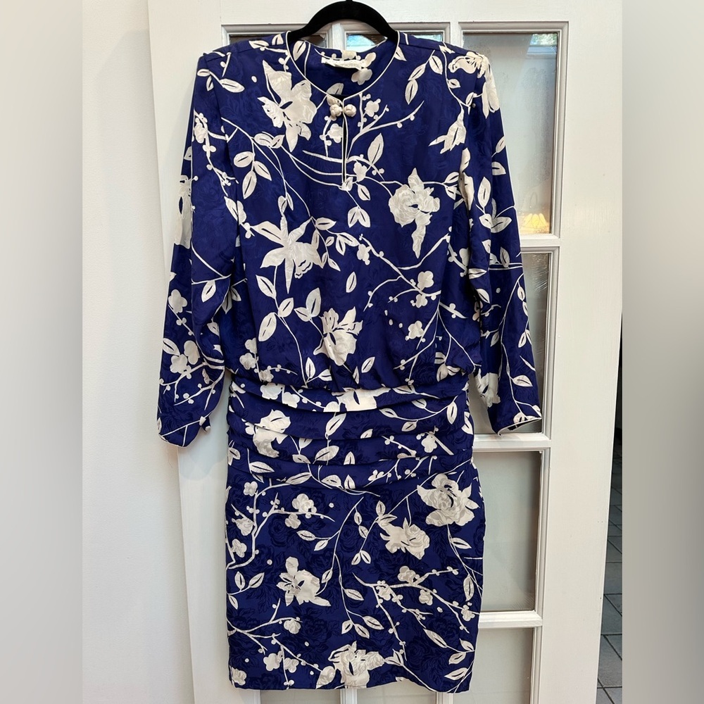 Vintage Flora Kung II New York 100% Silk Blue White Timeless Floral Dress Size 6
